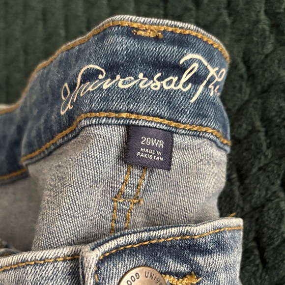 Universal Thread Light Blue Jean Shorts - Picture 4 of 4